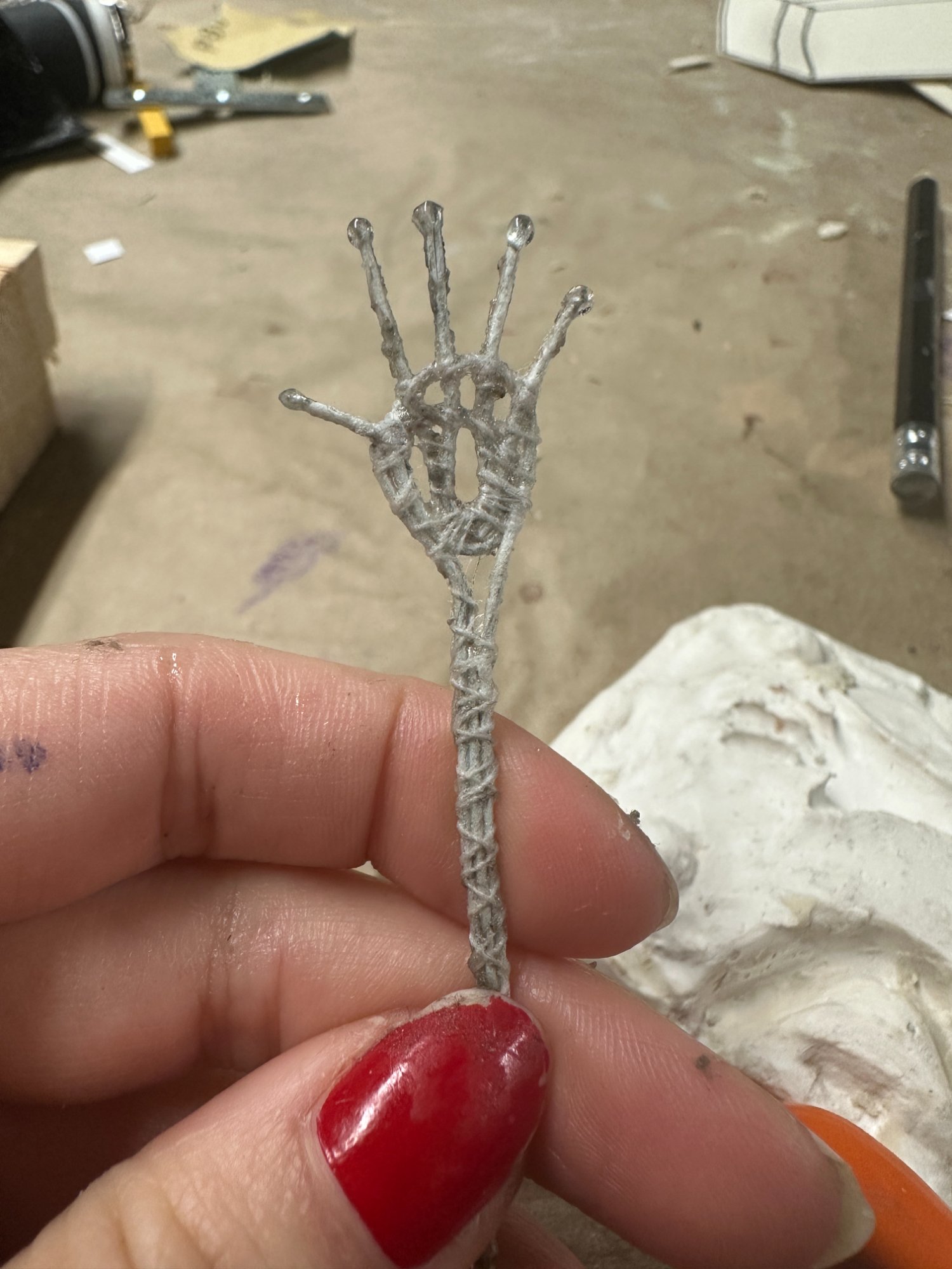 Puppet armature wire hand